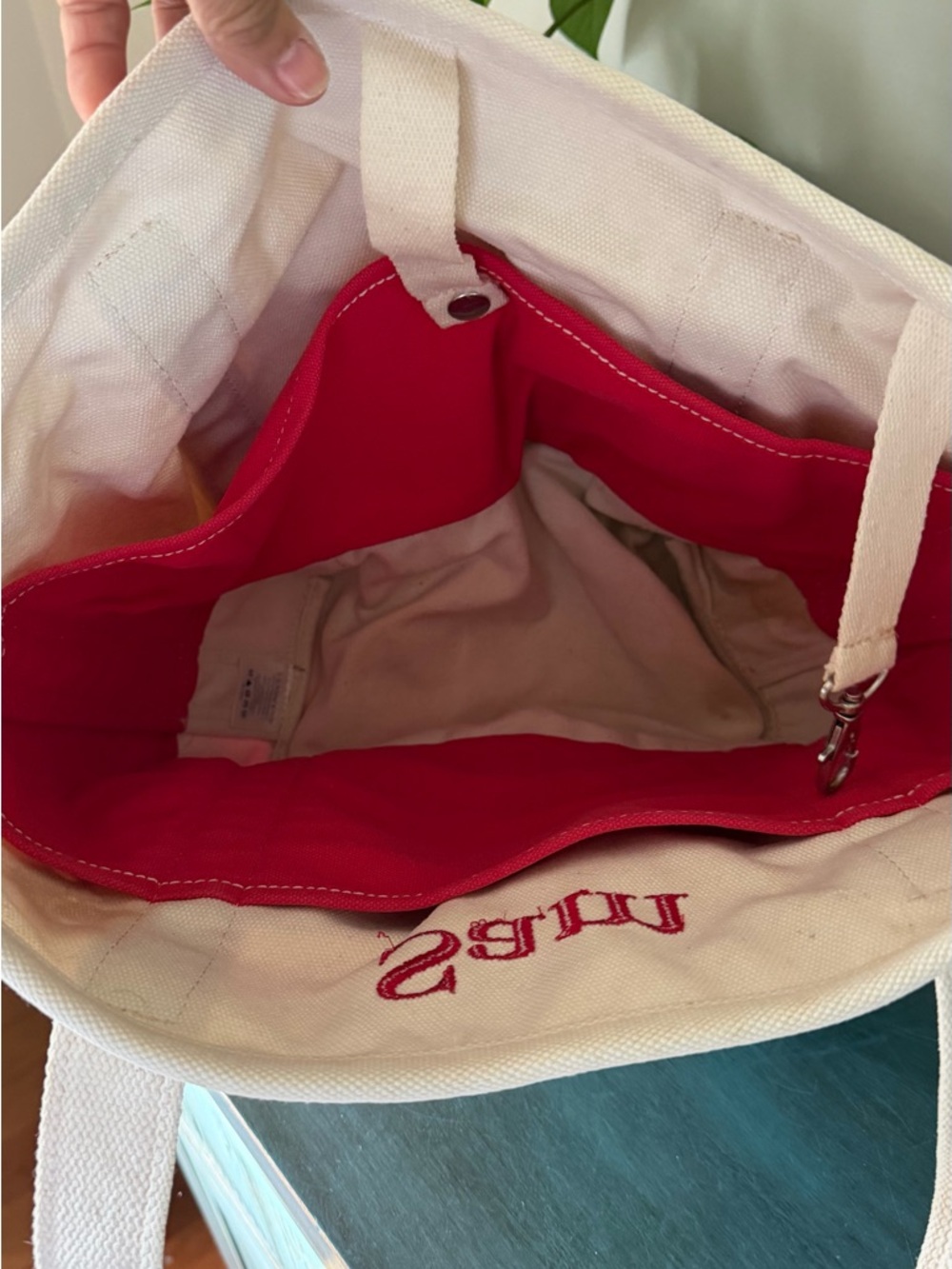 Lands’ End red tote bag with lots of flaws but priced to sell. - Picture 4 of 5